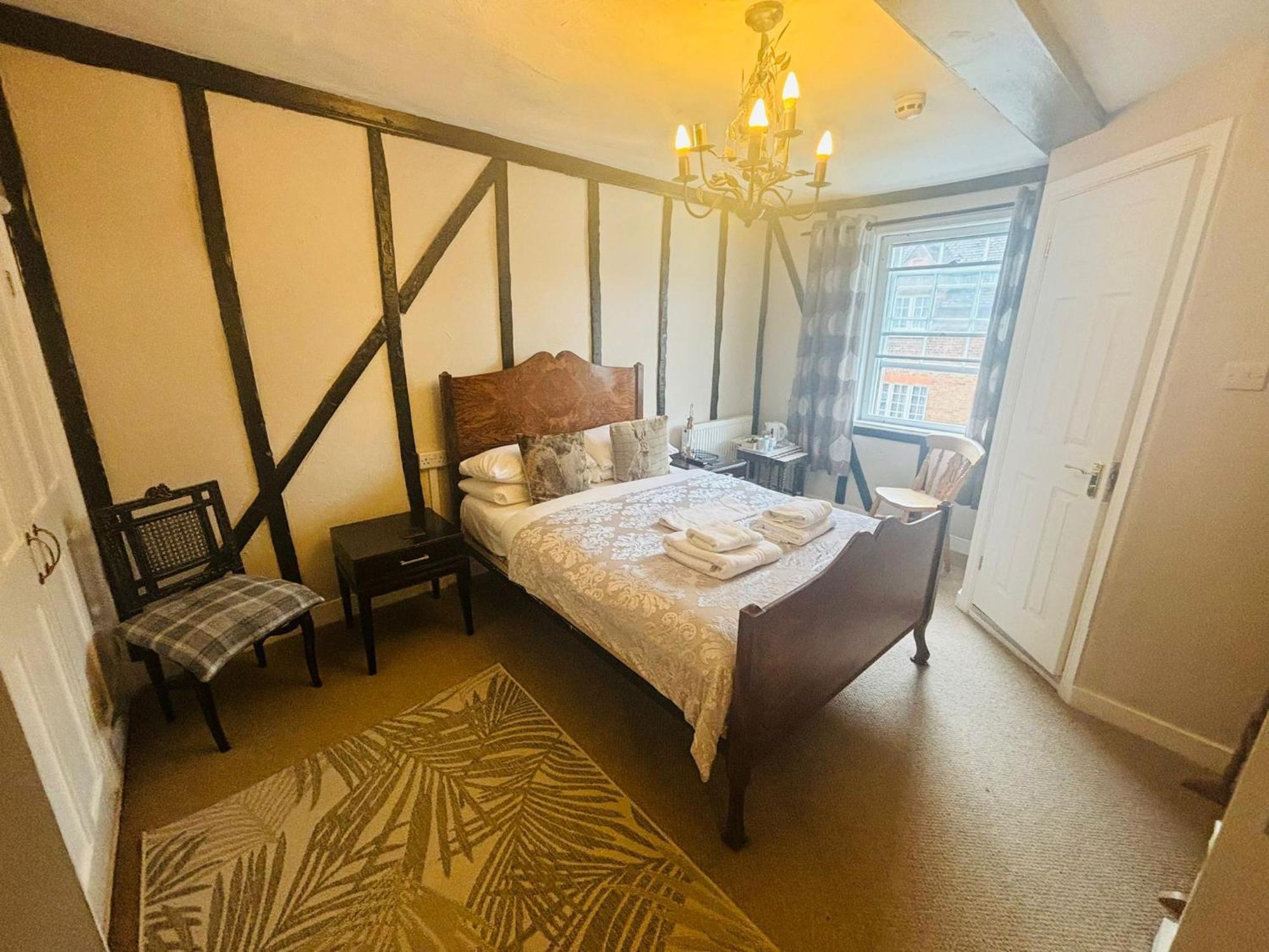 Longs Hotel & Inn Woburn Exterior photo